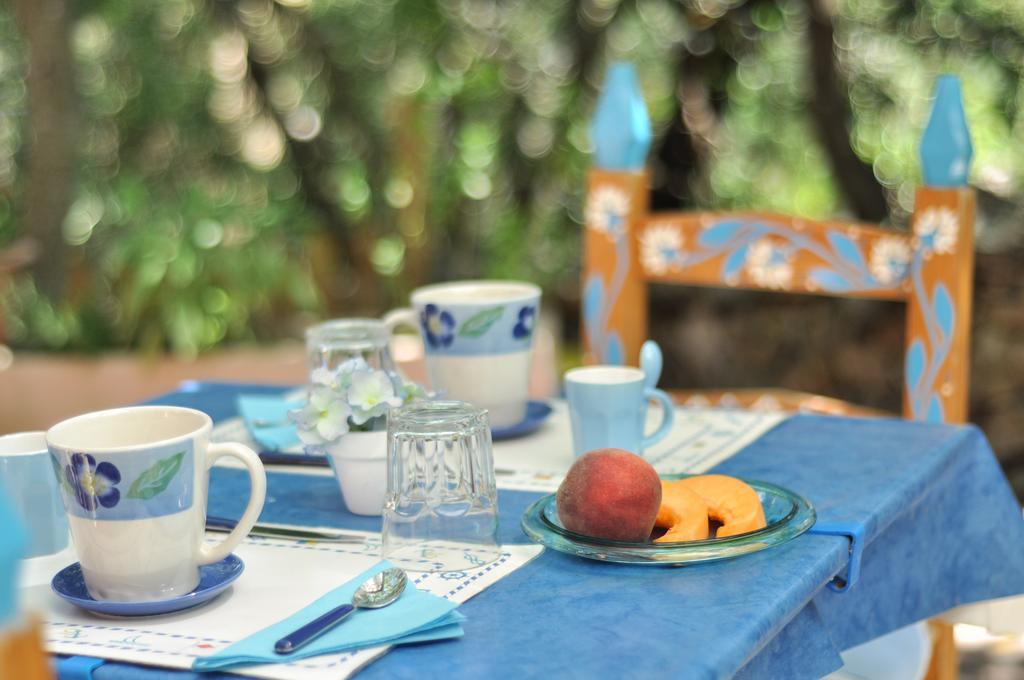 Bed & Breakfast Yin & Yang Сан Панталео Екстериор снимка