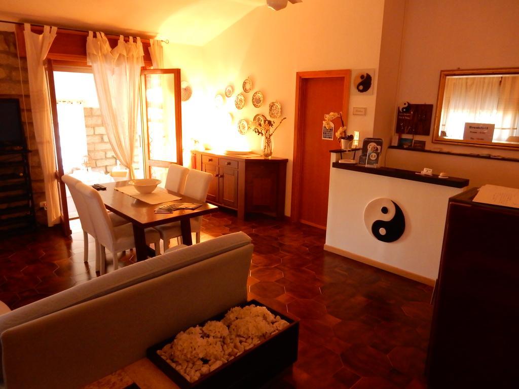 Bed & Breakfast Yin & Yang Сан Панталео Екстериор снимка
