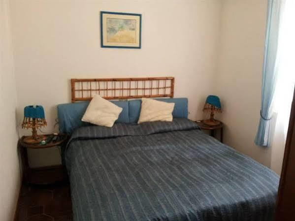 Bed & Breakfast Yin & Yang Сан Панталео Екстериор снимка