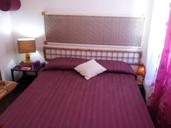 Bed & Breakfast Yin & Yang Сан Панталео Екстериор снимка